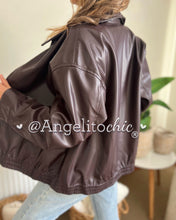 Cargar imagen en el visor de la galería, Chaqueta Bomba ecocuero - AngelitoChic