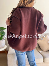 Cargar imagen en el visor de la galería, Chaqueta tipo Poleron paño Mia