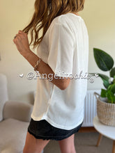 Cargar imagen en el visor de la galería, Polera macramé Laura