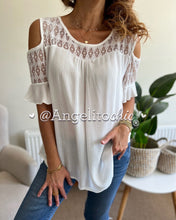 Cargar imagen en el visor de la galería, Polera broderí Alicia-AngelitoChic