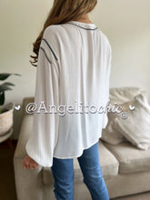 Cargar imagen en el visor de la galería, Blusa bordada Mia