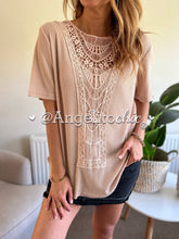 Cargar imagen en el visor de la galería, Polera macramé Laura