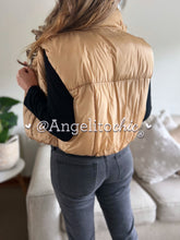 Cargar imagen en el visor de la galería, Puffa acolchada crop (REMATE)✨🔥