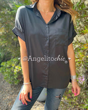 Cargar imagen en el visor de la galería, Blusa Satin Isabella - AngelitoChic