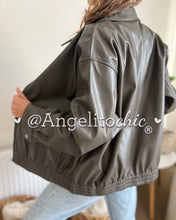 Cargar imagen en el visor de la galería, Chaqueta Bomba ecocuero - AngelitoChic