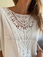 Cargar imagen en el visor de la galería, Polera macramé Laura