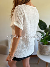 Cargar imagen en el visor de la galería, Polera broderí Amanda - AngelitoChic