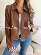 Cargar imagen en el visor de la galería, Chaqueta suede Magdalena-AngelitoChic
