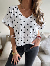 Cargar imagen en el visor de la galería, Polera lunares Macarena-AngelitoChic

