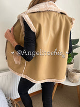 Cargar imagen en el visor de la galería, Chaqueta ecocuero sin mangas Laura - AngelitoChic 

