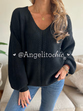 Cargar imagen en el visor de la galería, Sweater Maria Ignacia
