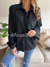 Cargar imagen en el visor de la galería, Blusa símil gamuza Aylin
