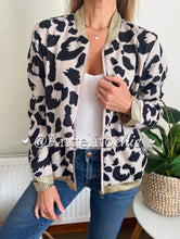 Cargar imagen en el visor de la galería, Bomber print Amelia
