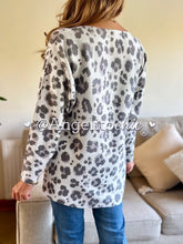 Cargar imagen en el visor de la galería, Sweater print Kiara- AngelitoChic 
