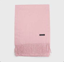 Cargar imagen en el visor de la galería, Bufanda cashmere suave rosa bebé - AngelitoChic 
