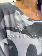 Cargar imagen en el visor de la galería, Polera algodón camuflada estrella
