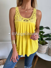 Cargar imagen en el visor de la galería, Polera broderi Anita-AngelitoChic
