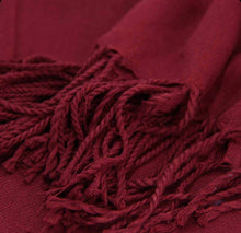 Cargar imagen en el visor de la galería, Bufanda cashmere suave burdeo
