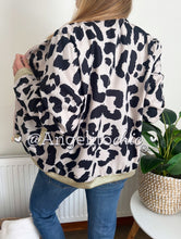 Cargar imagen en el visor de la galería, Bomber print Amelia
