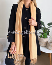 Cargar imagen en el visor de la galería, Bufanda cashmere suave beige
