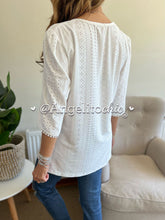 Cargar imagen en el visor de la galería, Blusa Broderí Manga 3/4 Domi - AngelitoChic
