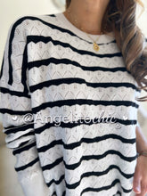 Cargar imagen en el visor de la galería, Sweater básico rayas blanco/negro

