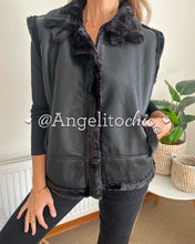 Cargar imagen en el visor de la galería, Chaqueta ecocuero sin mangas Laura - AngelitoChic 
