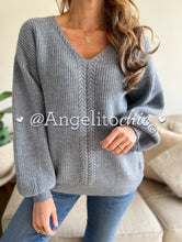 Cargar imagen en el visor de la galería, Sweater Maria Ignacia
