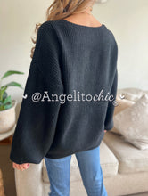 Cargar imagen en el visor de la galería, Sweater Maria Ignacia
