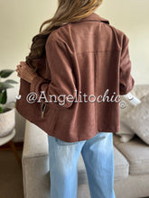 Cargar imagen en el visor de la galería, Chaqueta suede Noe
