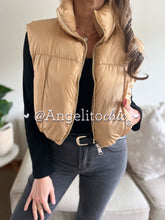 Cargar imagen en el visor de la galería, Puffa acolchada crop (REMATE)✨🔥
