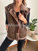 Cargar imagen en el visor de la galería, Chaqueta ecocuero sin mangas Laura - AngelitoChic 
