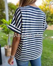 Cargar imagen en el visor de la galería, Oversize carita feliz - AngelitoChic
