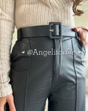 Cargar imagen en el visor de la galería, Pantalon Ecocuero Nadia - AngelitoChic
